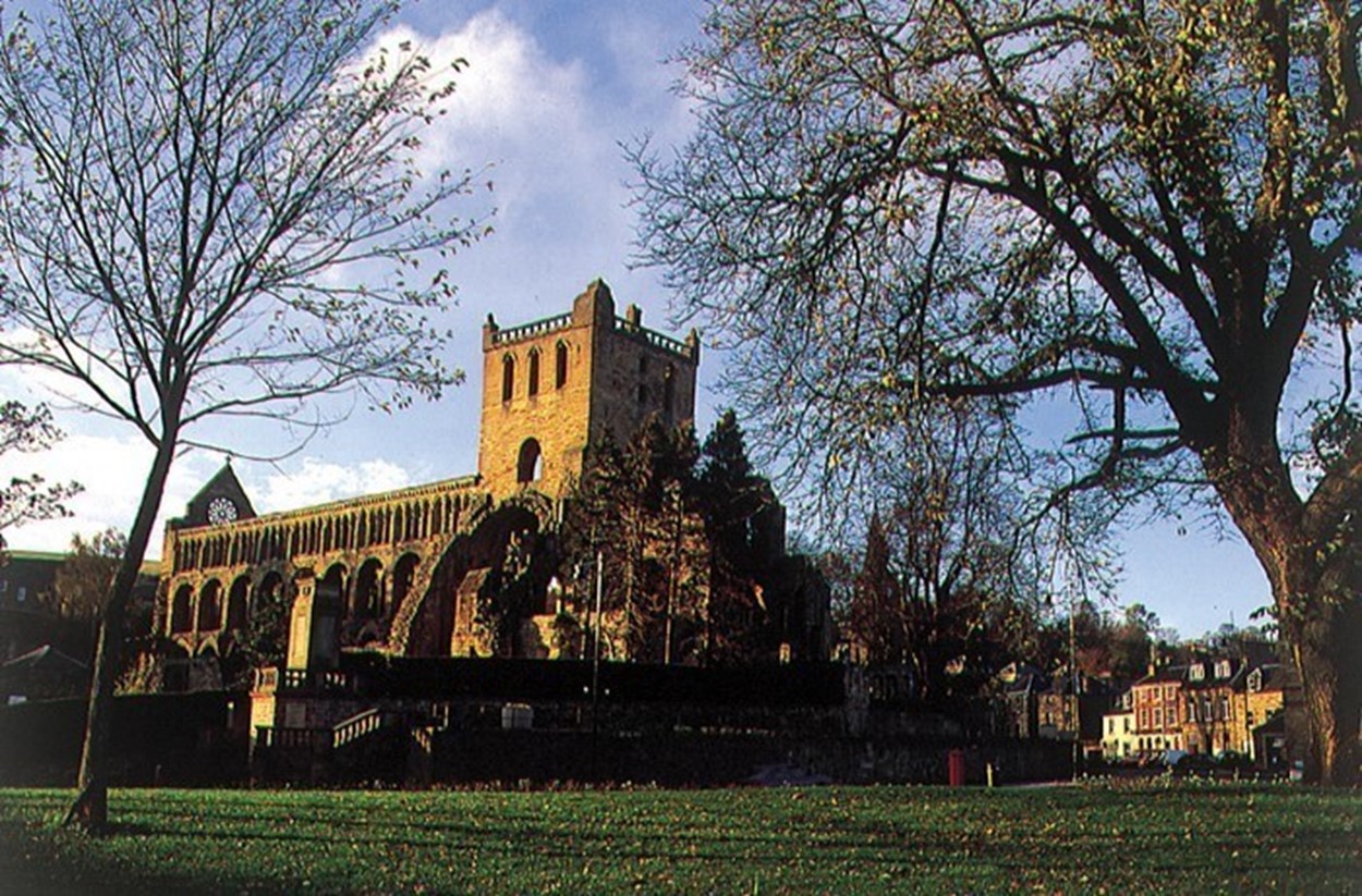 Jedburgh-Abbey.jpg